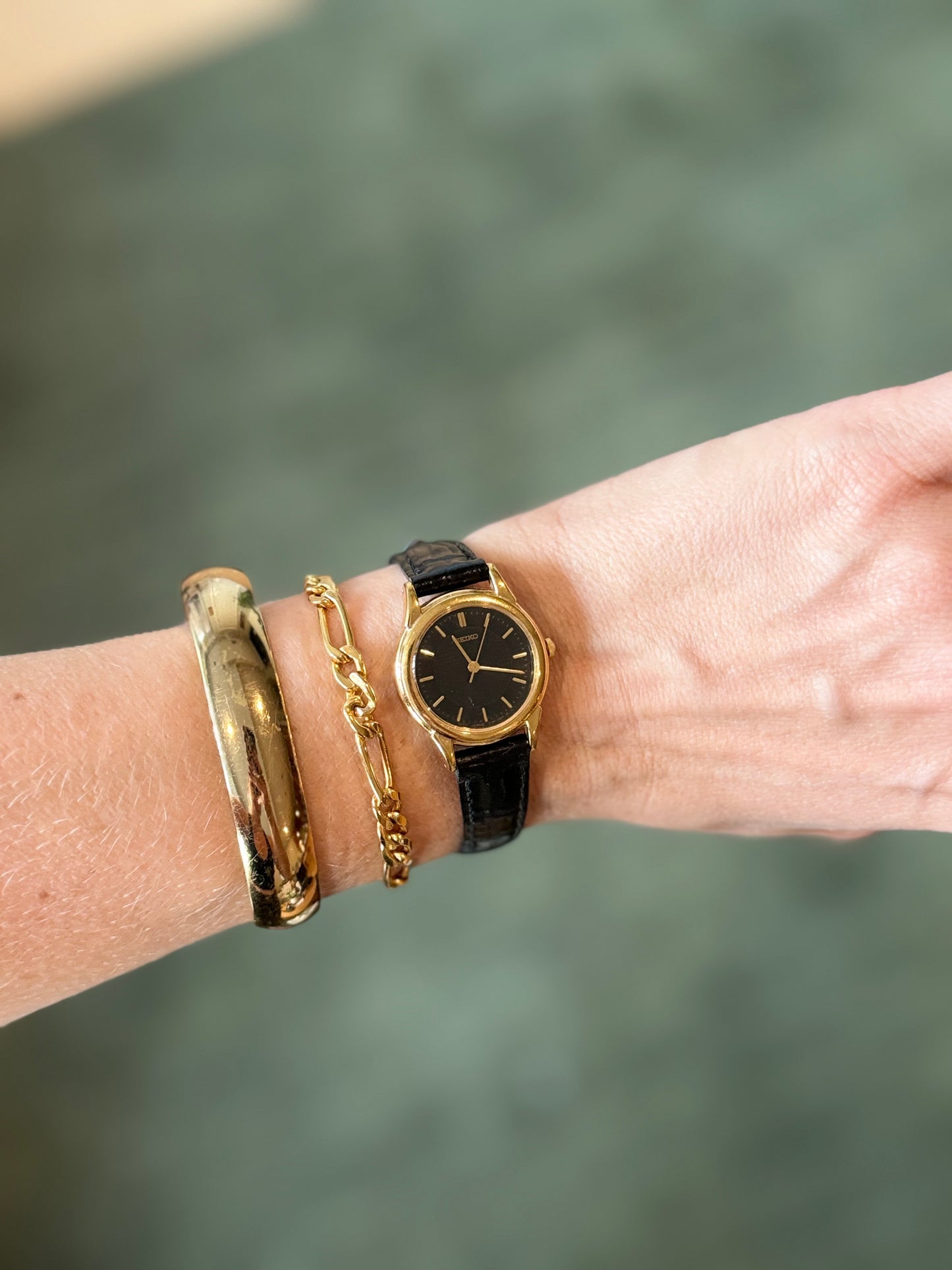 Vintage SEIKO Black and Gold Women’s Watch