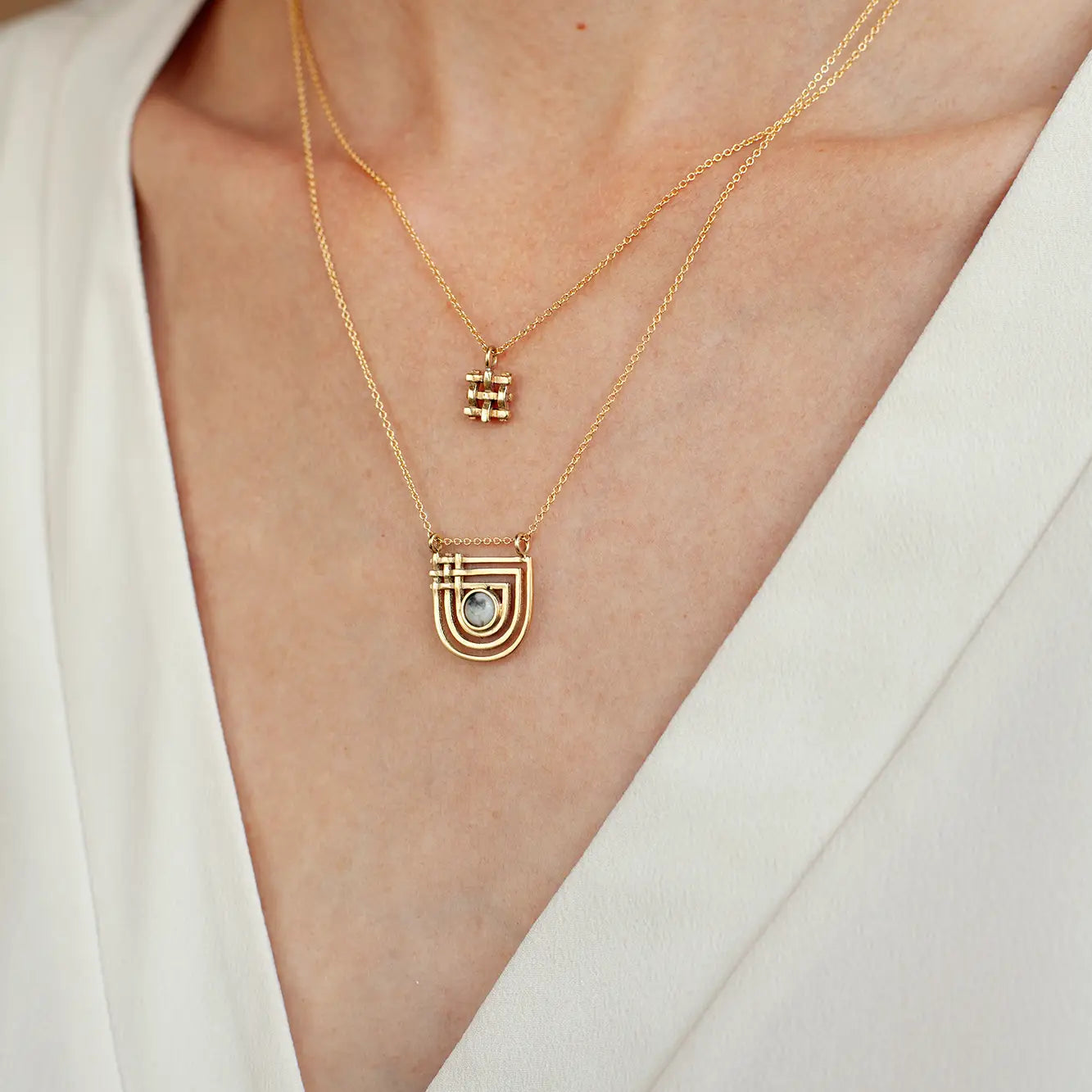 The Golden Era Necklace in Agate