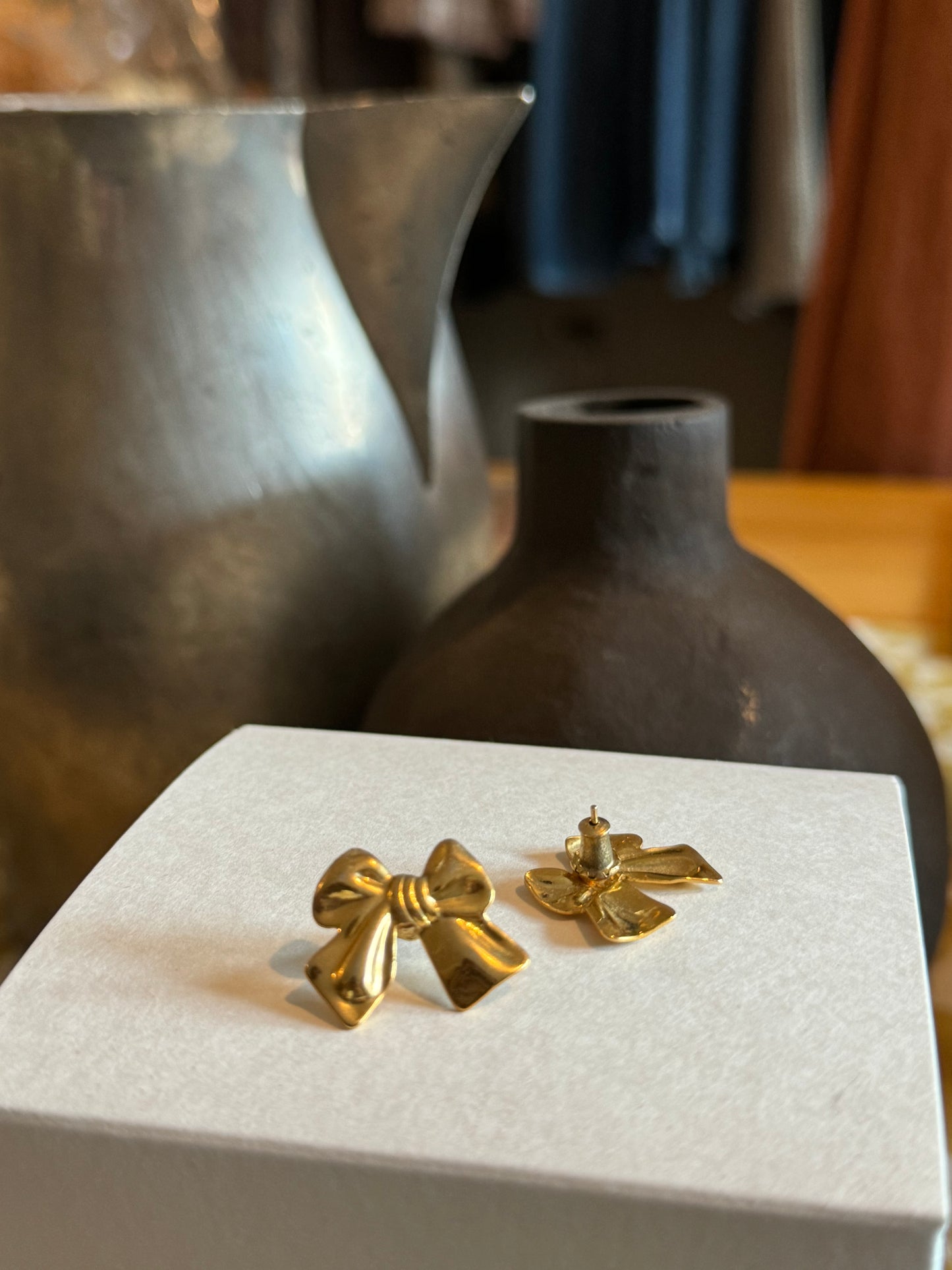 Vintage golden bow earrings