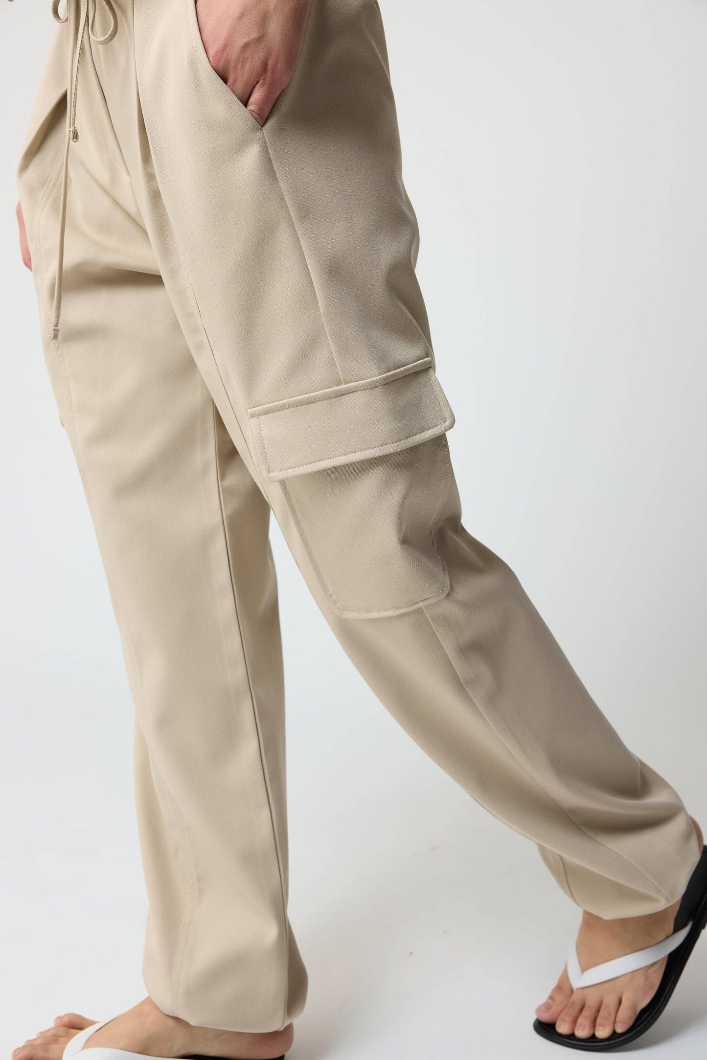 The Cargo Pants in Pebble