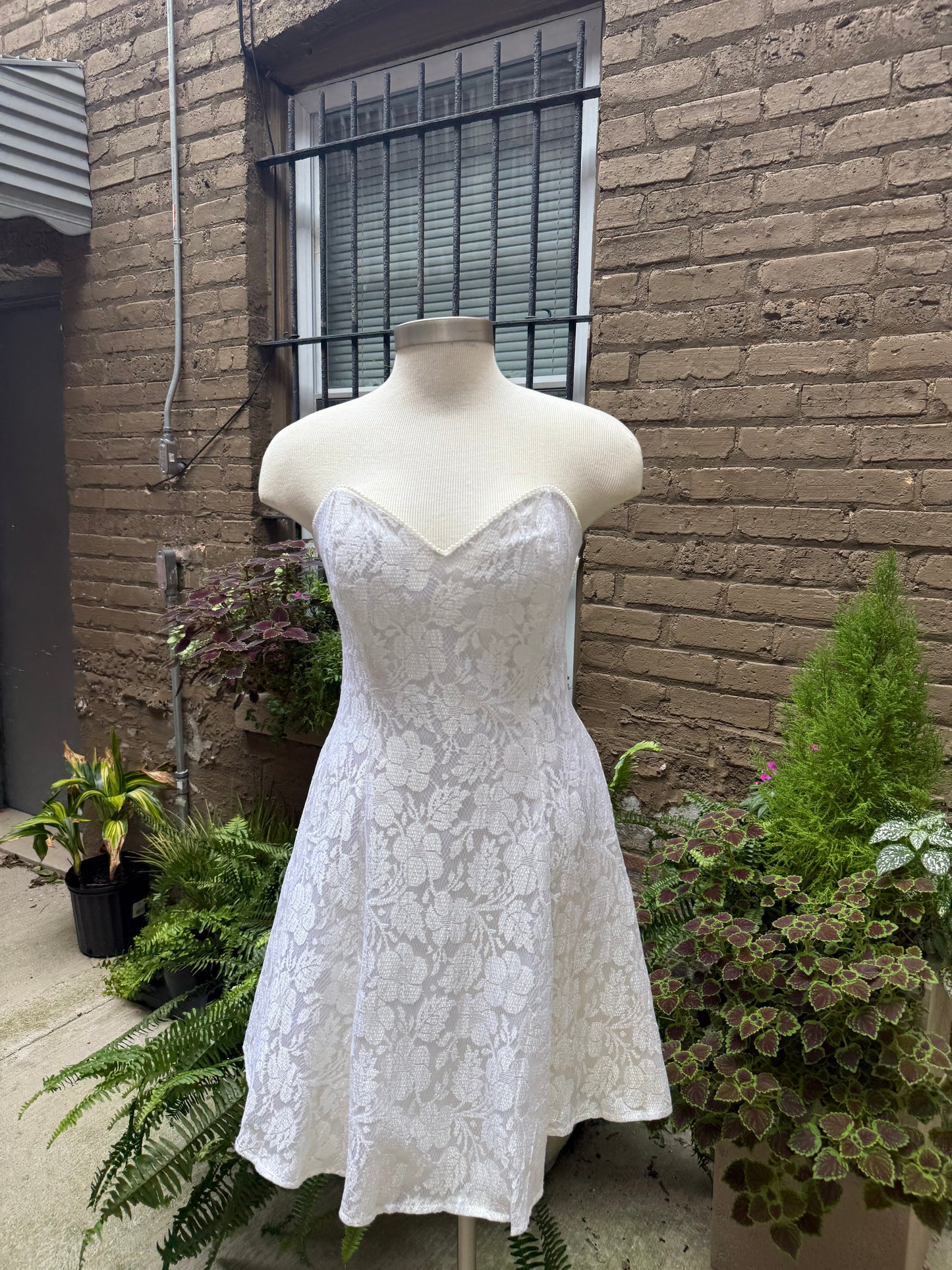 Vintage Betsy & Adam White Floral & Lace Cocktail Dress