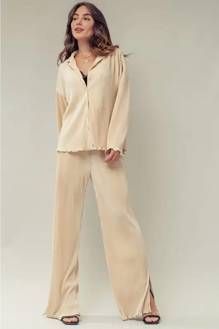 The Jet Set Ribbed Wavy Trim Shirt