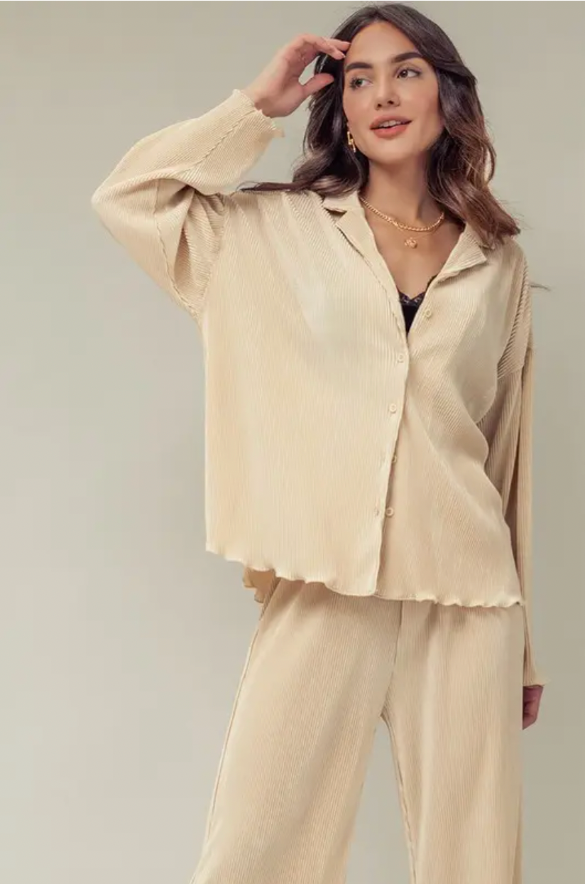 The Jet Set Ribbed Wavy Trim Shirt