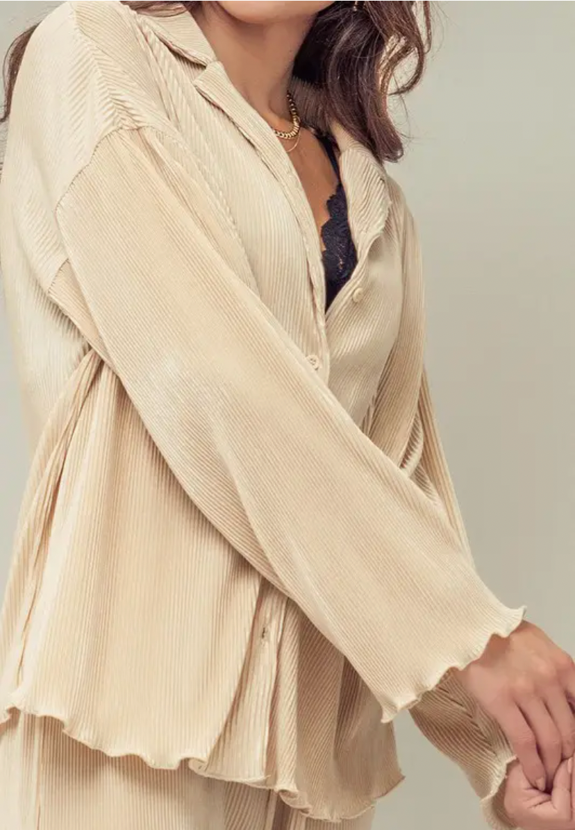 The Jet Set Ribbed Wavy Trim Shirt