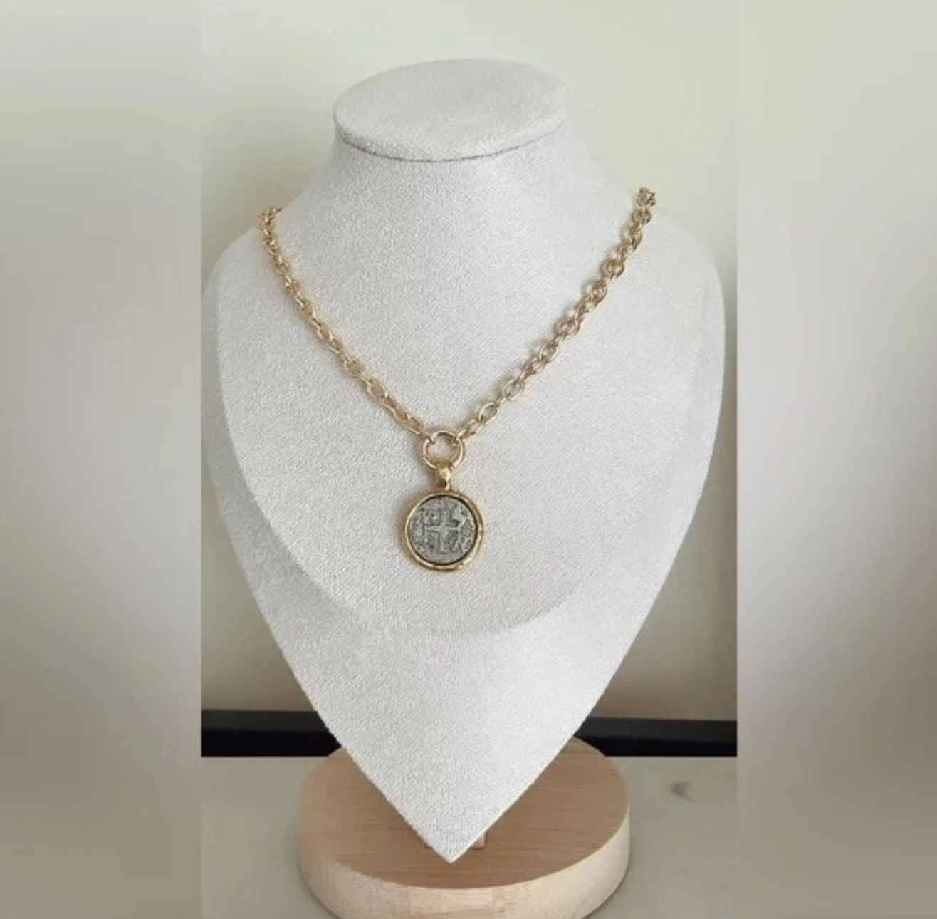 The Geovana Necklace