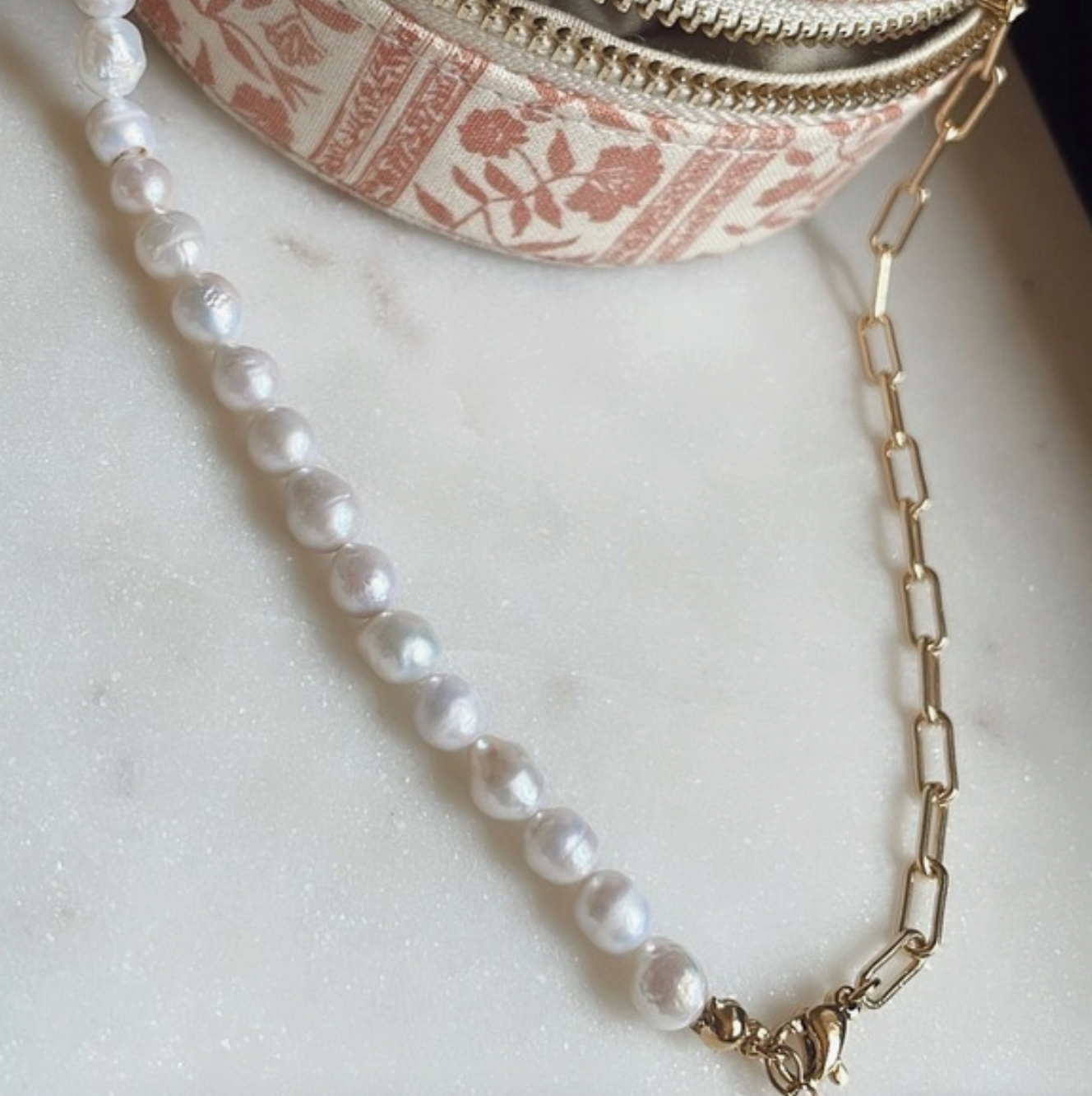 The Laumė Necklace