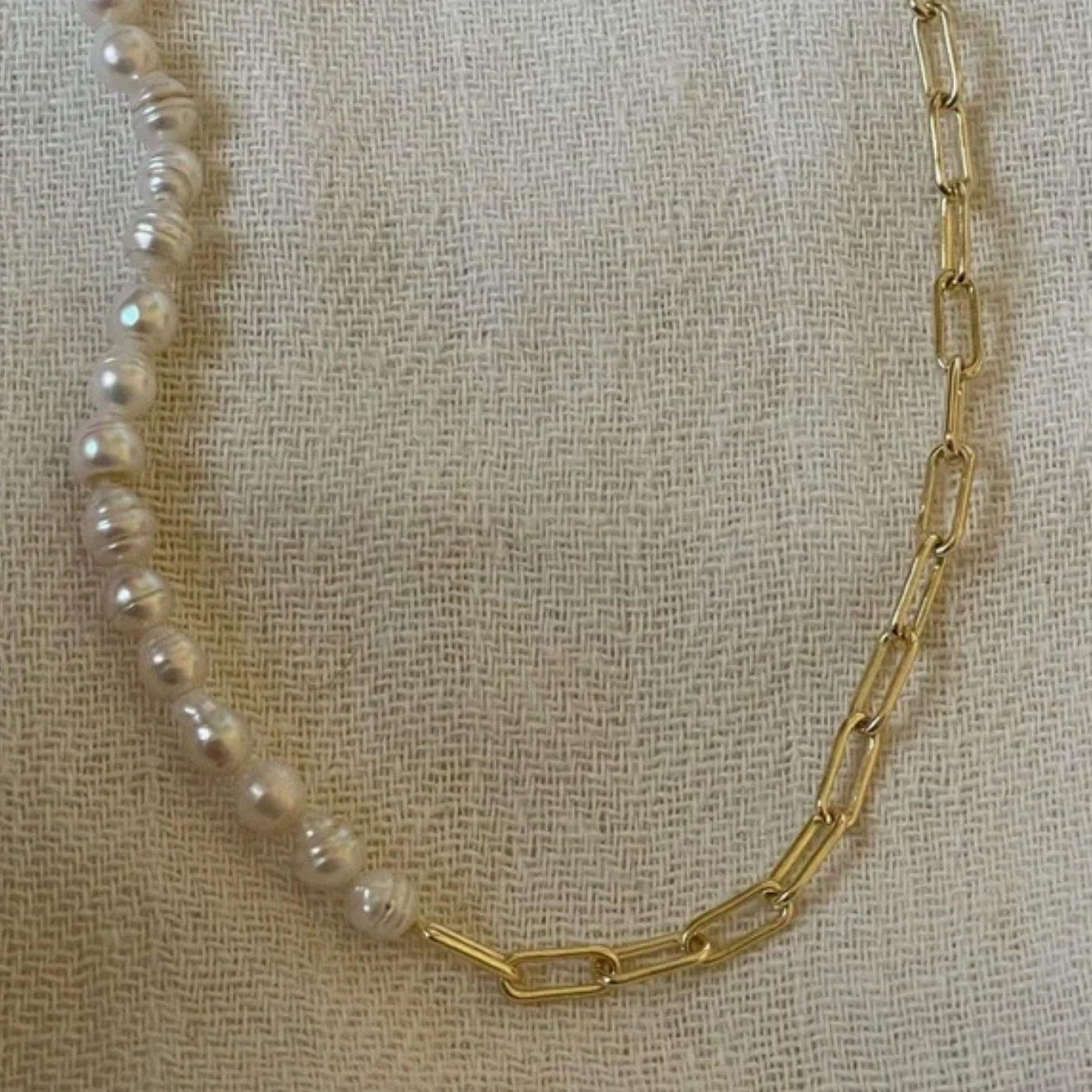 The Laumė Necklace