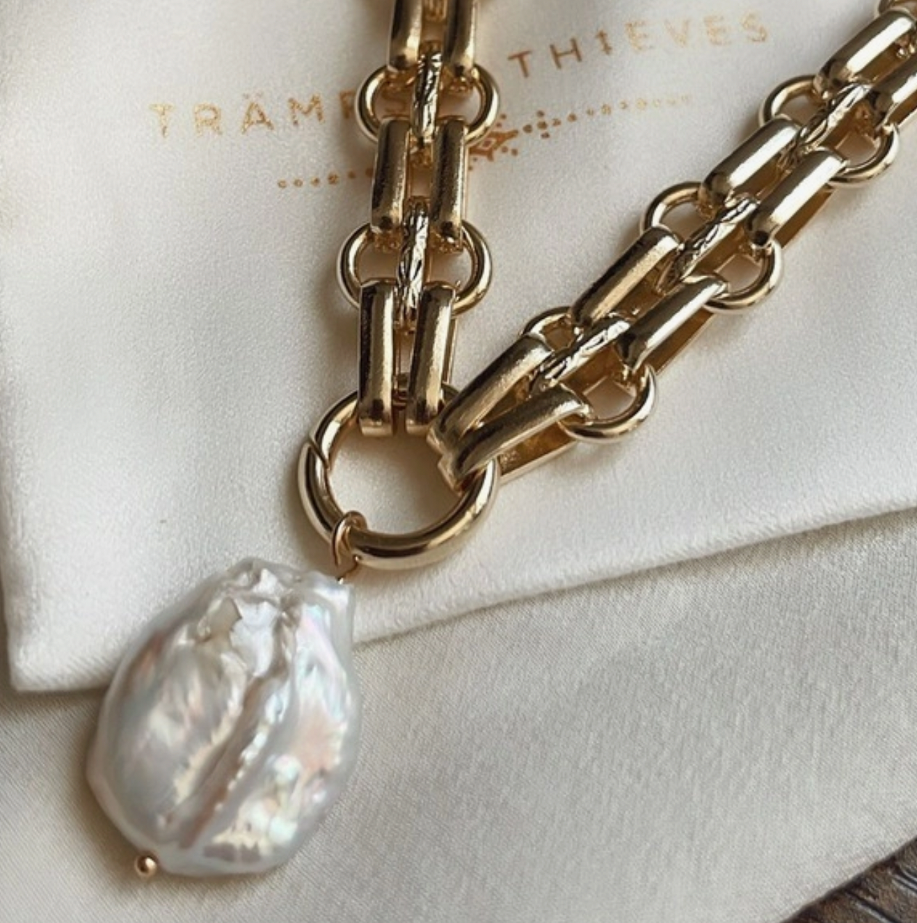 The Ovo Pearl Chain Link Necklace
