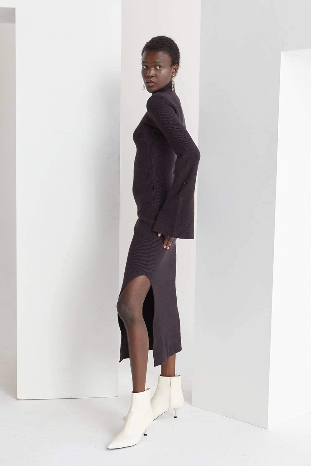The Hayden Mock Neck Ribbed Maxi Dress in Plum
