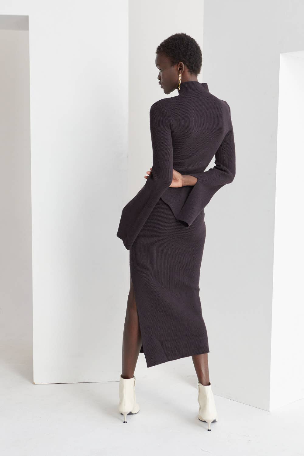 The Hayden Mock Neck Ribbed Maxi Dress in Plum