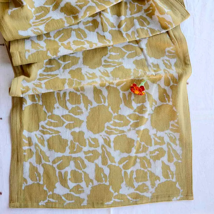 Yan Table Runner