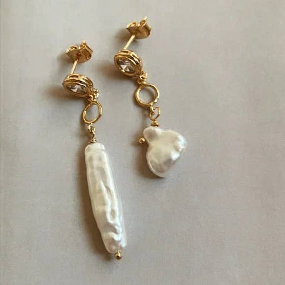 The Megane Asymmetrical Pearl Earrings