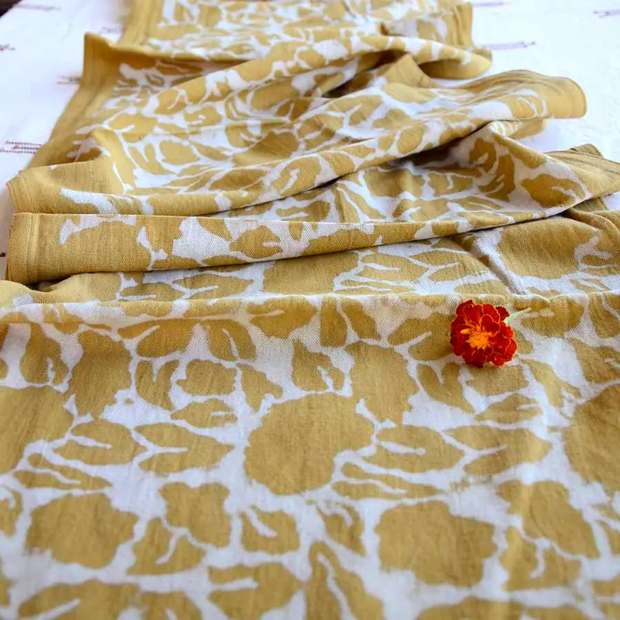 Yan Table Runner