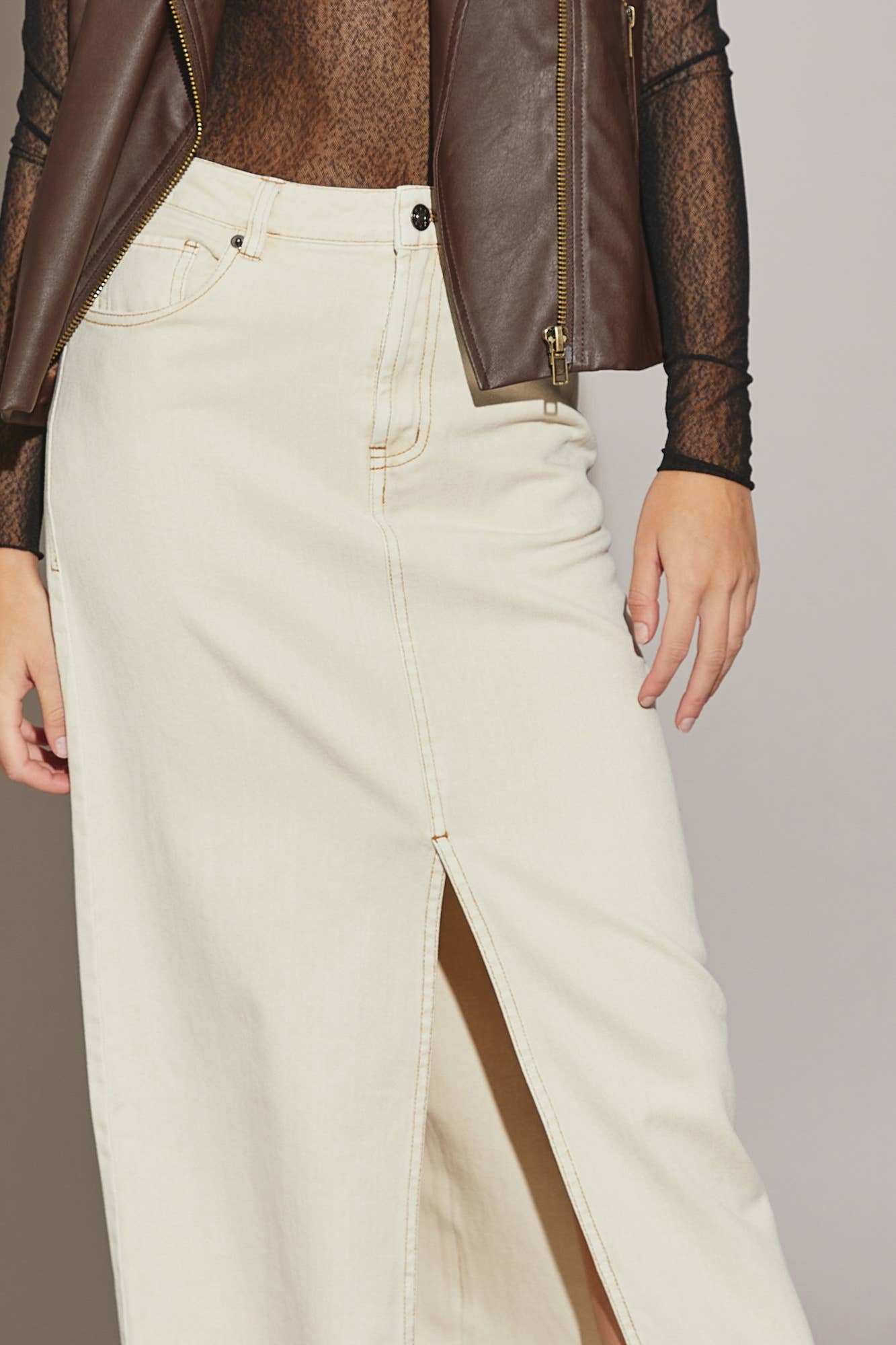 The Nina Skirt in Pebble White