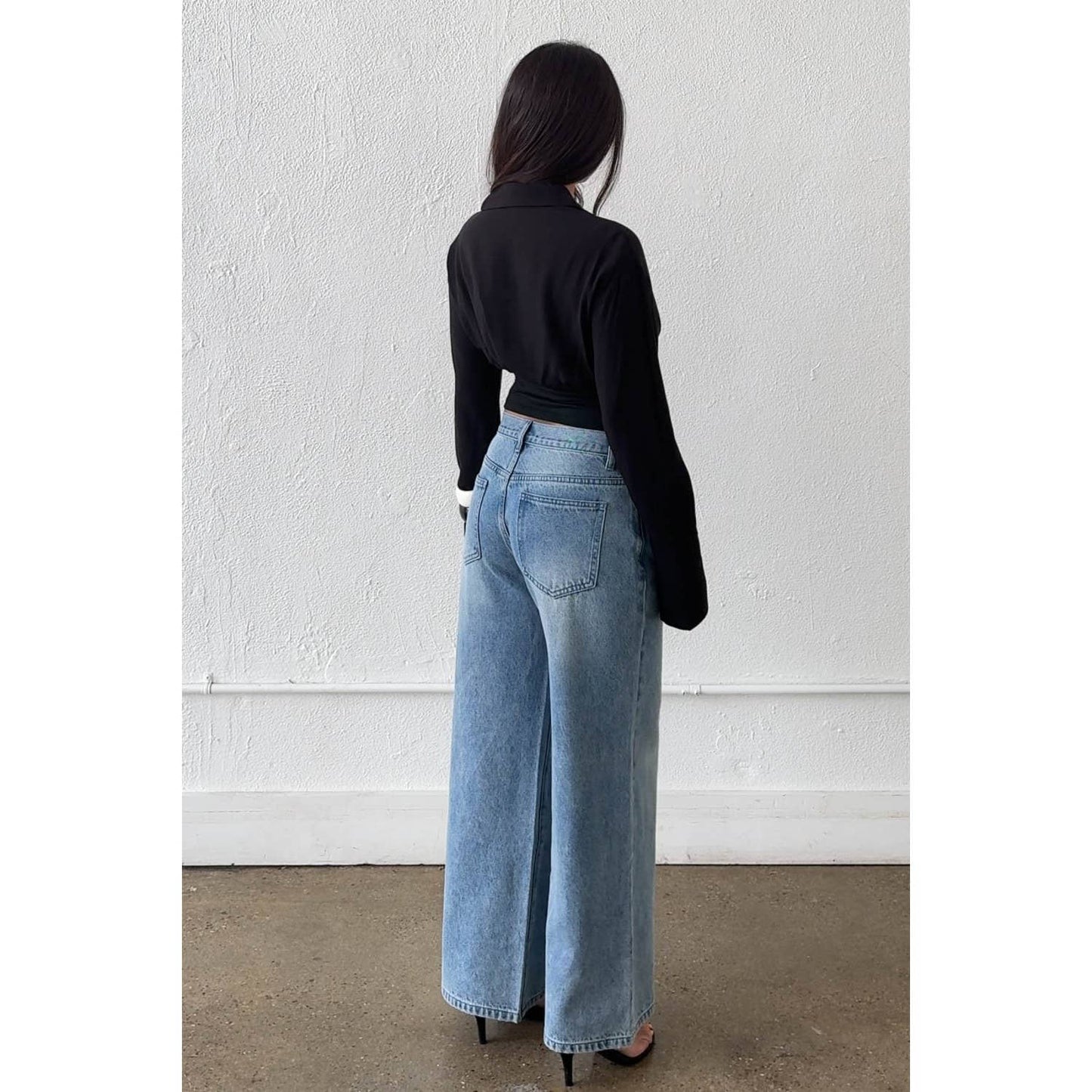 Half Button Down Fitted Waist Shirt in Black