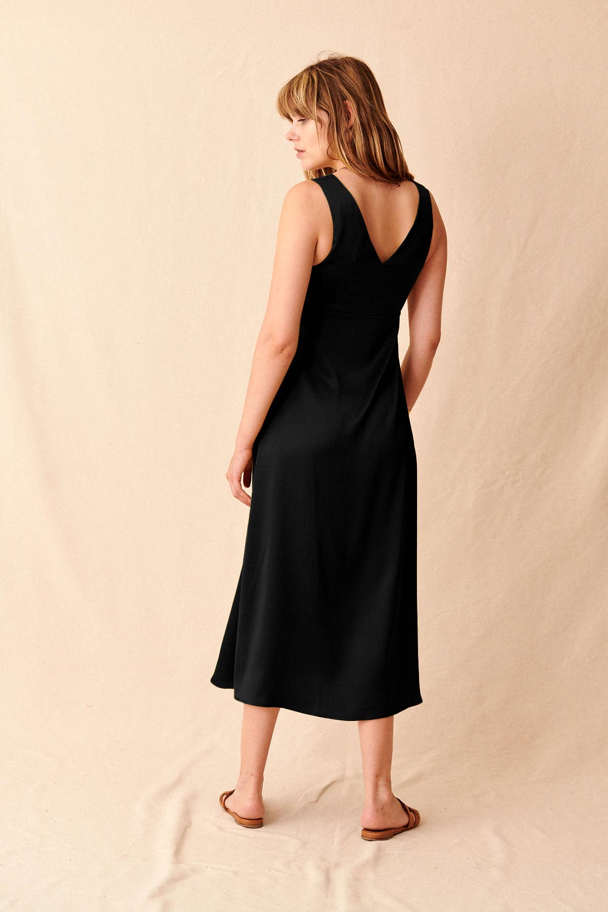 The Sable Sleeveless Dress in Noir