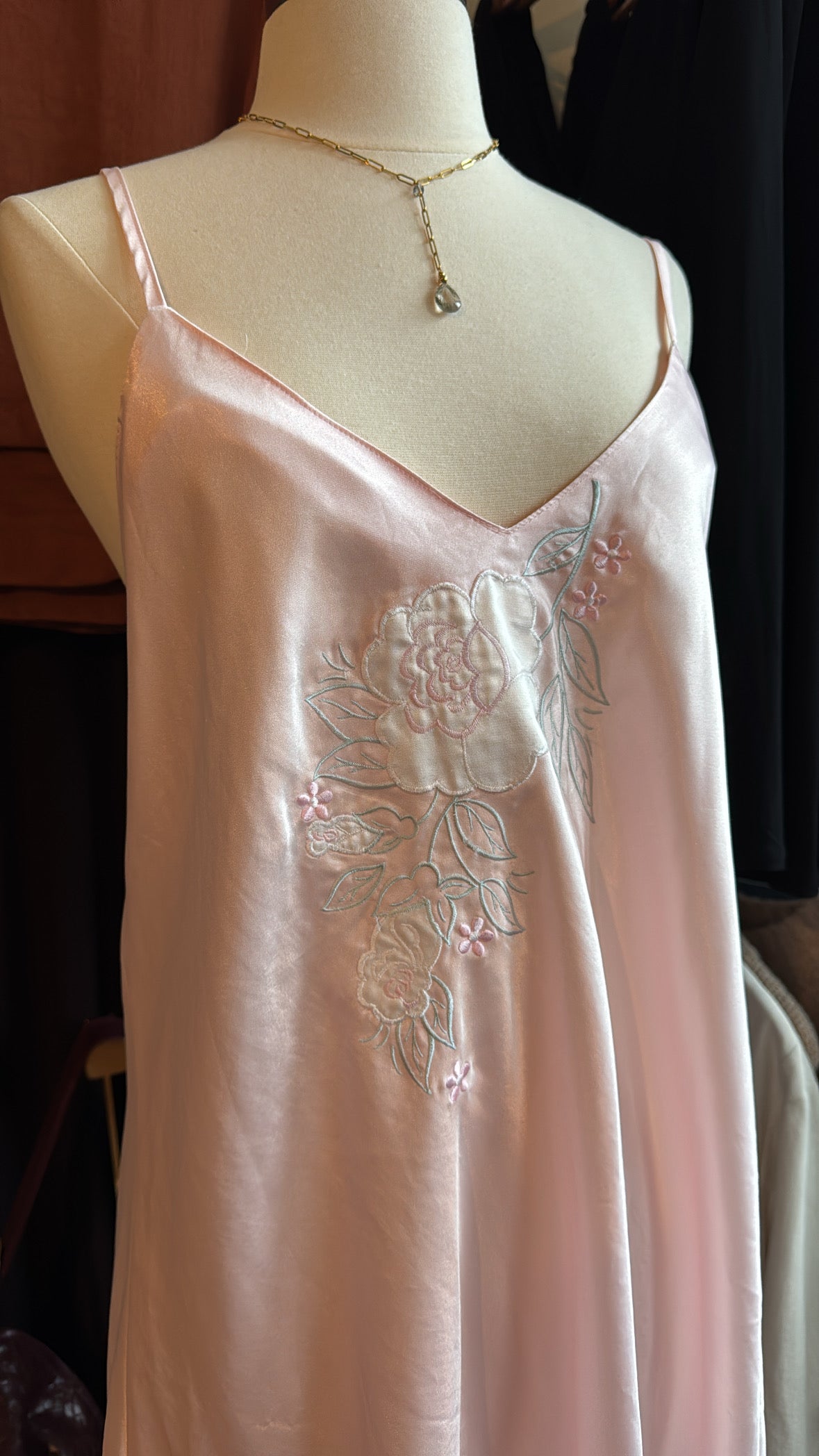 Vintage ARIA baby pink slip with floral stitch detailing