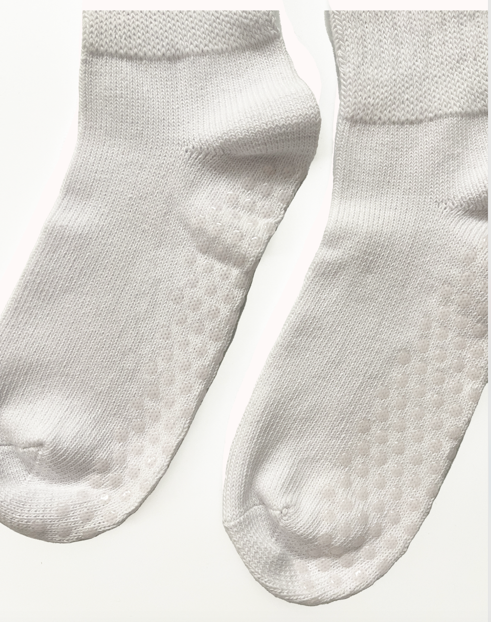 Slouchy grip socks - White: 5 - 7.5