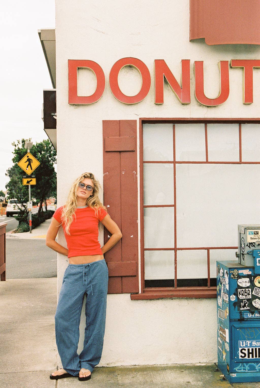 Bebe Ringer Tee in Tomato