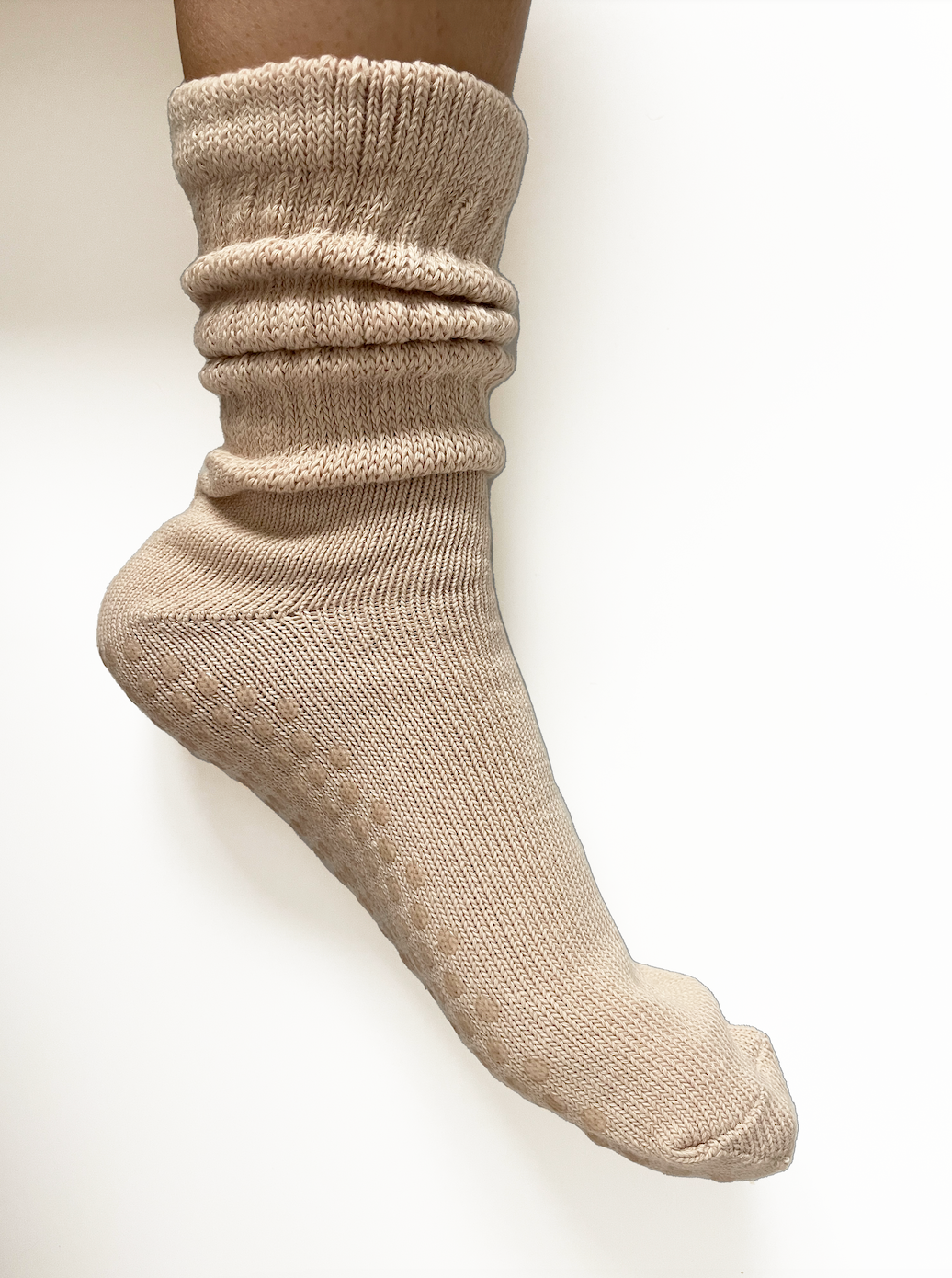 Slouchy grip socks - Cream: 5 - 7.5