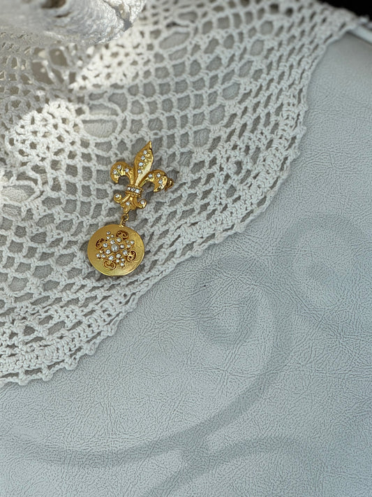 Vintage Fleur De Lis secret locket Brooch