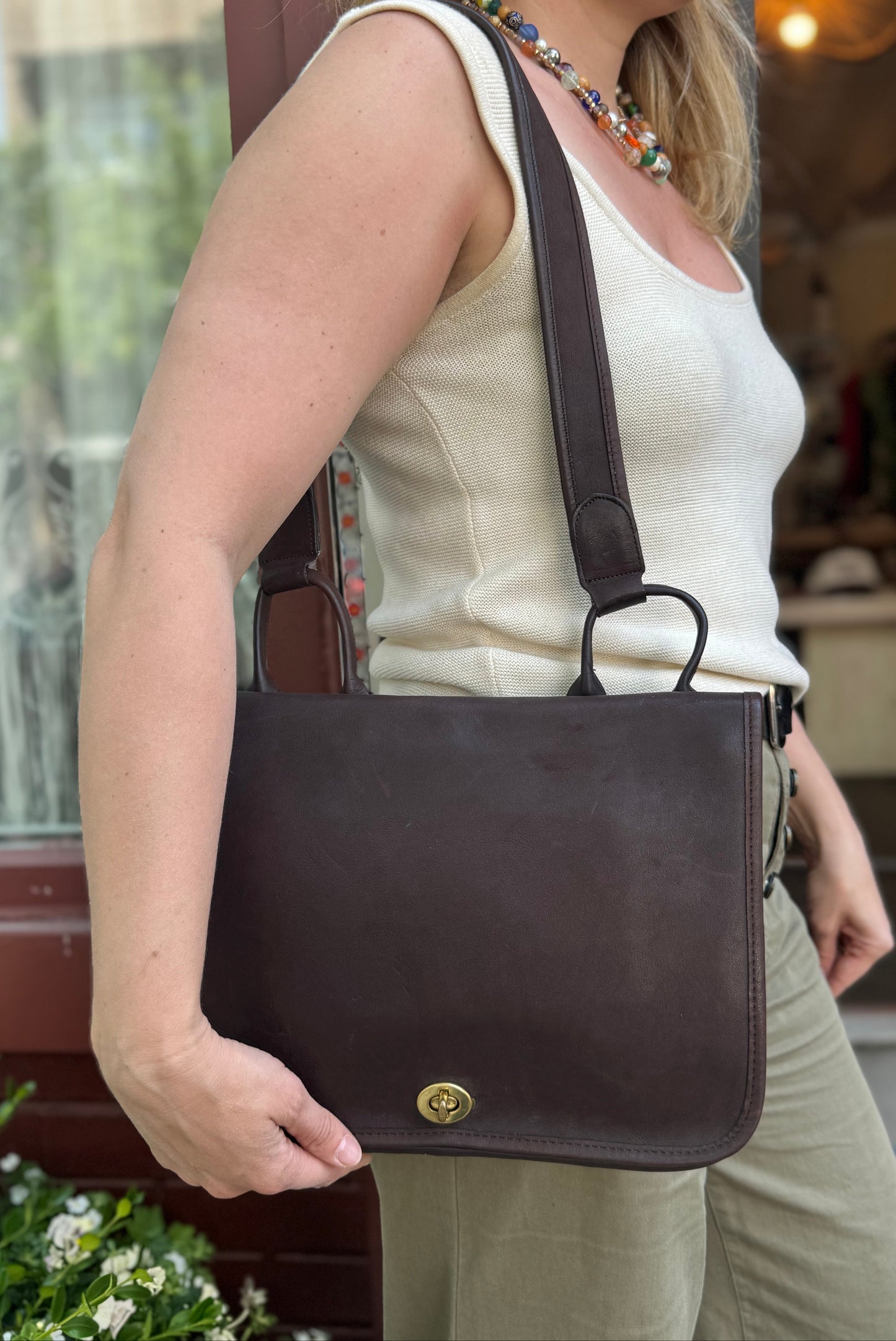 Rare 1970s Coach Mocha Suspender Bag (9490)