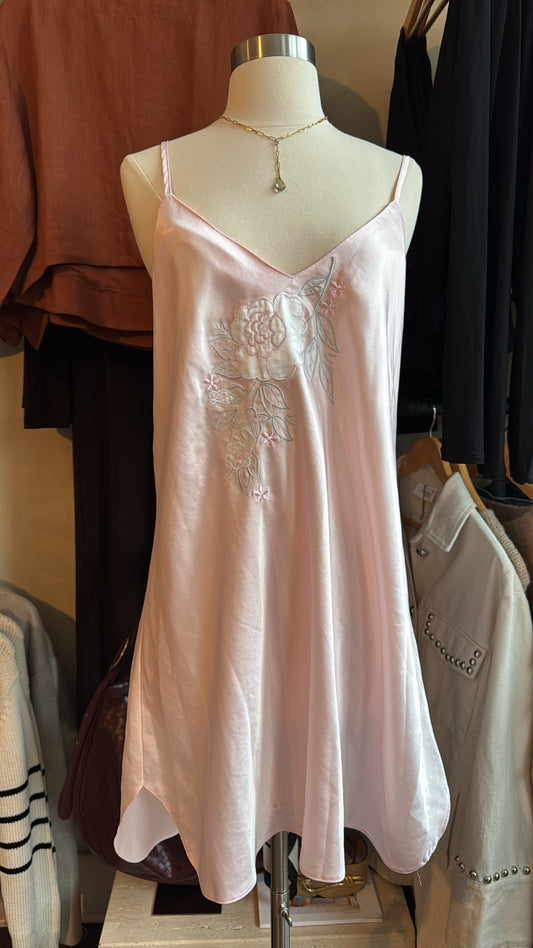 Vintage ARIA baby pink slip with floral stitch detailing