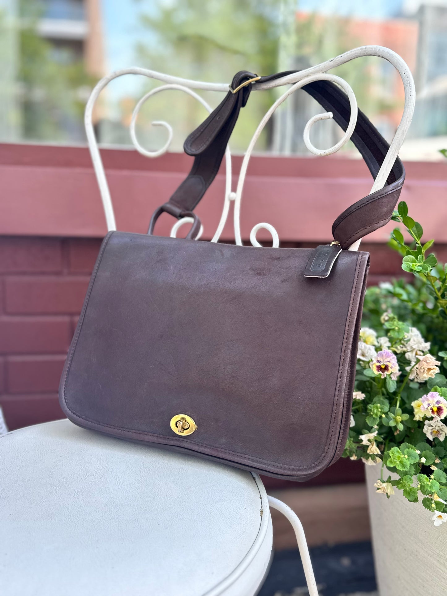 Rare 1970s Coach Mocha Suspender Bag (9490)