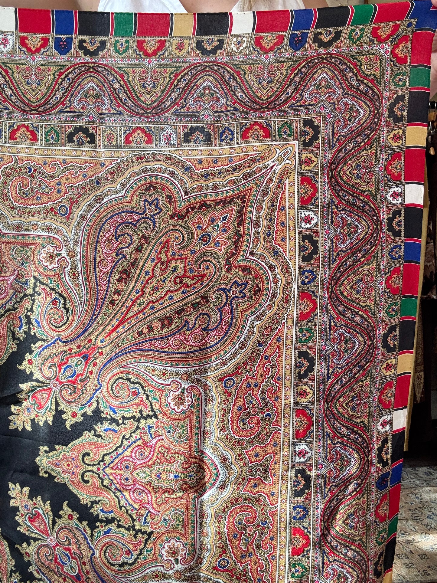 Vintage Extra Large Pavlovo Posad Paisley Silk Scarf / Shawl