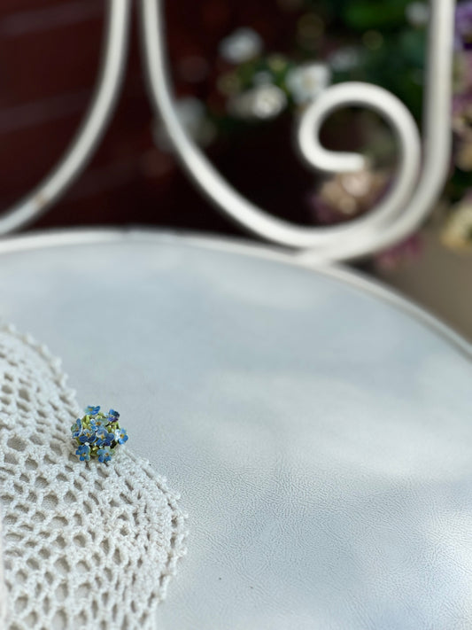 Vintage blue bouquet brooch