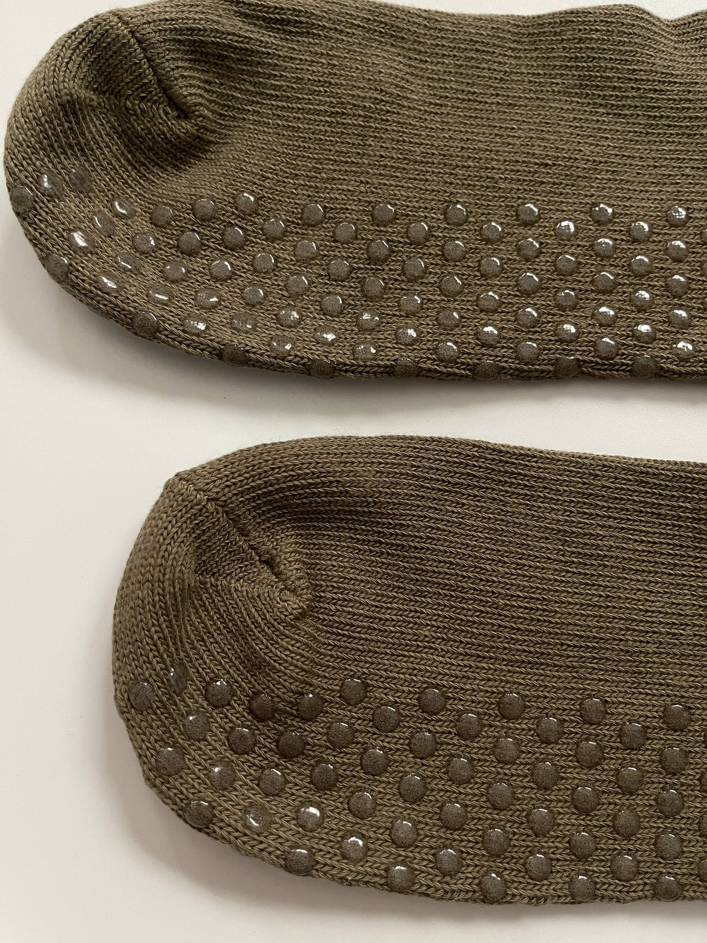 Slouchy grip socks - Olive green: 5 - 7.5