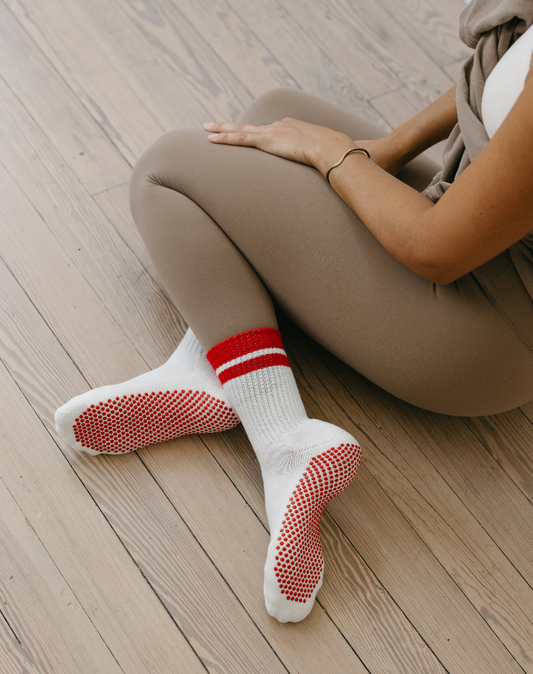 Retro Stripe Crew Grip Socks: Red / 5-7.5