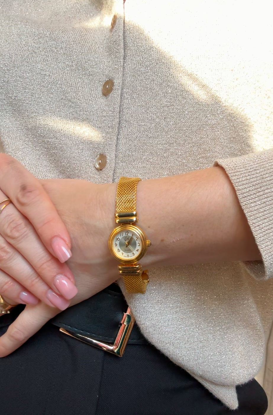 Chicago vintage boutique's collection of vintage gold watches for women with working batteries for a chic vintage accessory. 